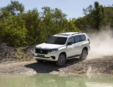 Miniatura: Nowa Toyota Land Cruiser: więcej mocy i...