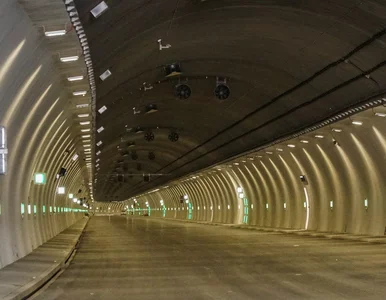 Miniatura: 201 km/h w tunelu Zakopianki. Tyle jechał...