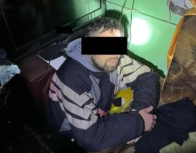 Miniatura: Mężczyzna ukrywał się w lesie przez pół...