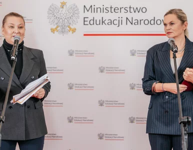 Miniatura: MEN szykuje podręcznik dla dzieci....