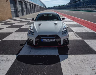 Miniatura: „Godzilla” poprawiona. Nowy Nissan GT-R...