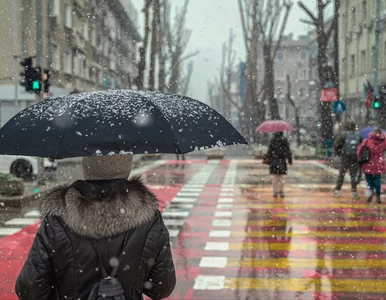 Miniatura: RCB rozesłało alerty. „Zostań w domu,...