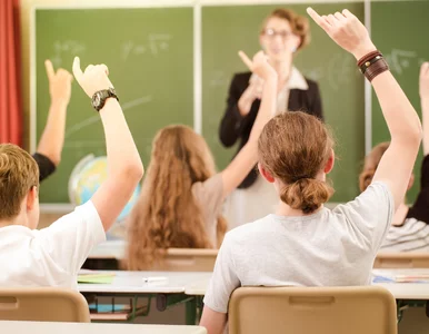 Miniatura: Nauczyciele stracą część godzin...