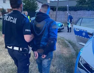 Miniatura: Jechał na tylnym kole i uciekał po...