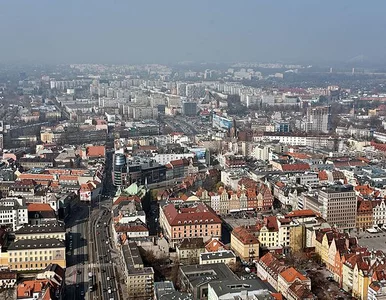 Miniatura: Jechał na skuterze pijany, bez kasku i...