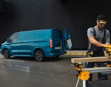 Miniatura: Dla oszczędnych przedsiębiorców. Nowy Ford...