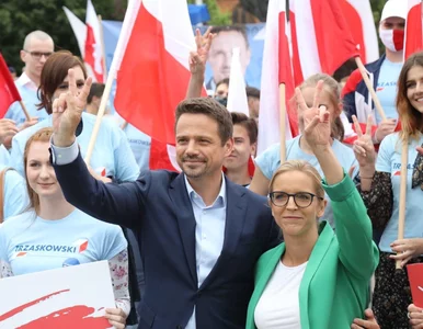 Miniatura: Wyszła przed Trzaskowskiego i porwała...