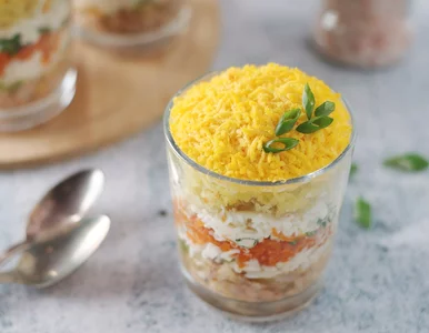 Miniatura: Lekka, sycąca i efektowna. Ta warstwowa...