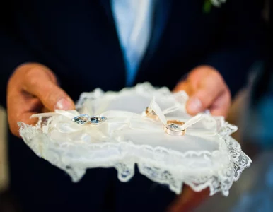 Miniatura: Kobieta wzięła ślub z chłopakiem z...