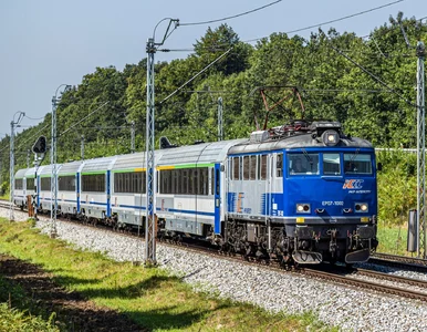 Miniatura: Dwa pociągi zderzyły się w Wielkopolsce....