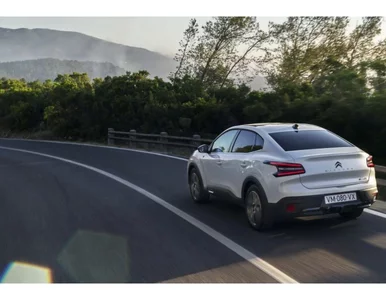 Miniatura: Nowy Citroën C4 X debiutuje w polskich...