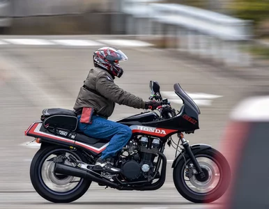 Miniatura: Rynek motocykli poleciał na łeb na szyję....