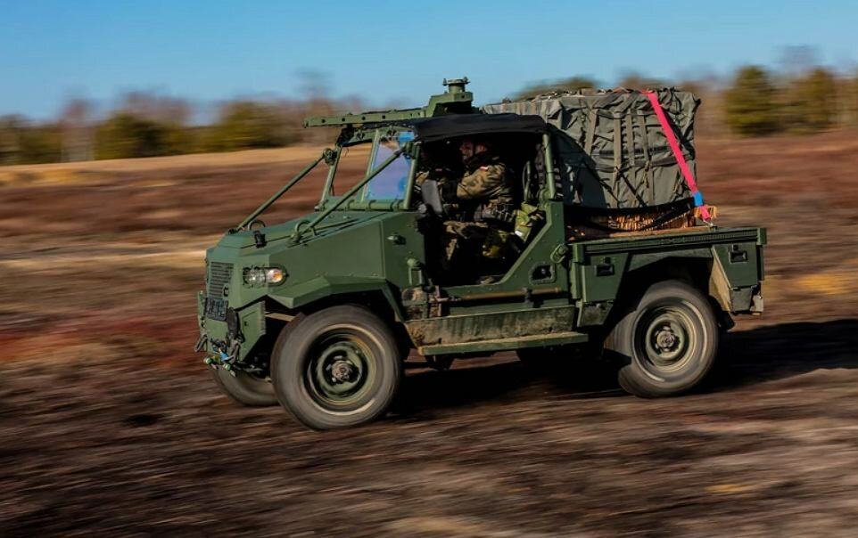 Nowy samochód wojskowy AERO 4x4 to polska konstrukcja