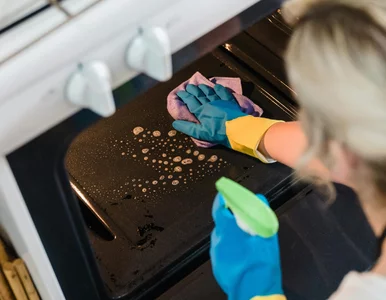 Miniatura: Weź biały proszek, dodaj wodę, kroplę octu...