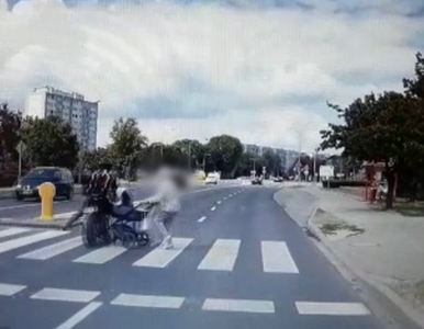 Miniatura: Motocyklista uderzył w wózek z dzieckiem i...