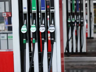 Miniatura: Ceny paliw znów w dół. Tyle 17 kwietnia...