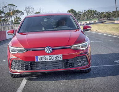 Miniatura: Nowego Golfa GTI i Golfa GTE można już...