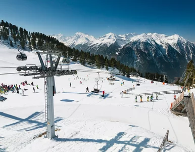 Miniatura: Lawina porwała narciarzy w Tyrolu. Polacy...