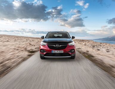 300 KM i do 50 km na prądzie. Nowy Opel Grandland X Hybrid4