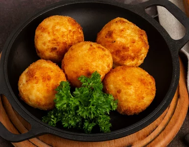 Miniatura: Z ziemniaków robię te chrupiące kuleczki....