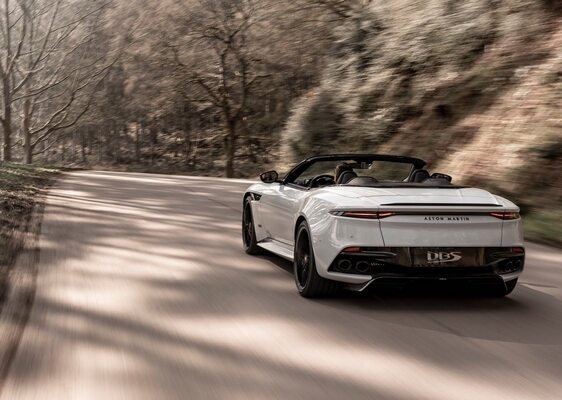 Miniatura: Aston Martin DBS Superleggera Volante