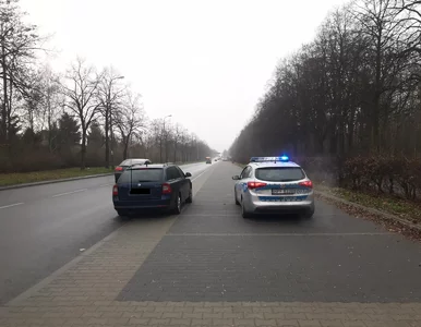 Miniatura: Łódź. Fotografował policjantów jadąc...