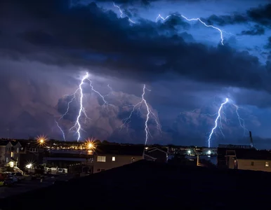 Miniatura: Burza i ładowanie elektryka. Są aż cztery...