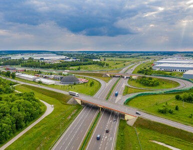 Miniatura: Nowy odcinek autostrady A2 na wschód od...