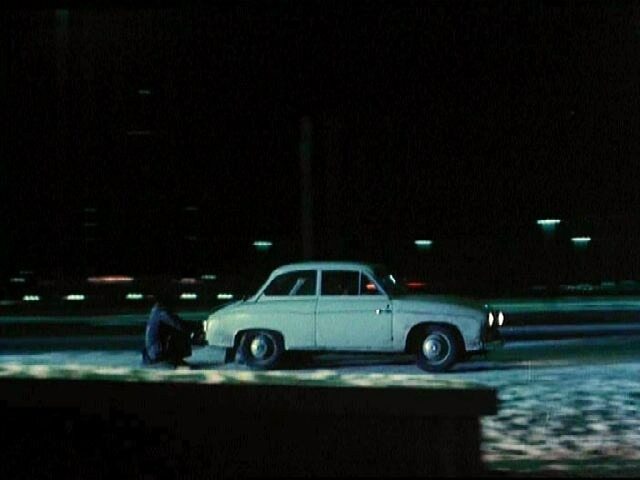 Jaki samochód wystąpił w filmie „Brunet wieczorową porą”?