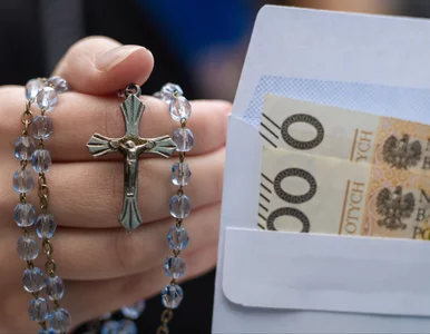 Miniatura: Ciemne chmury nad księdzem. Milion zł od...