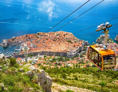 Miniatura: Duże wzmocnienie wakacyjnej siatki. Wizz...