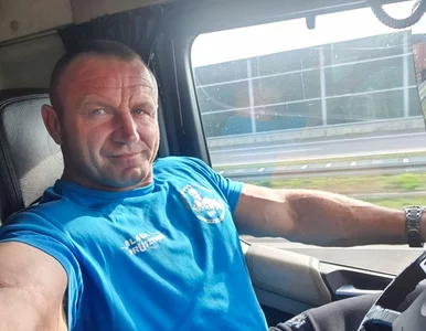 Miniatura: Pudzian krytykowany za jazdę bez pasów....