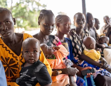 Miniatura: „Możemy dożywiać tylko dzieci ‘czerwone’....